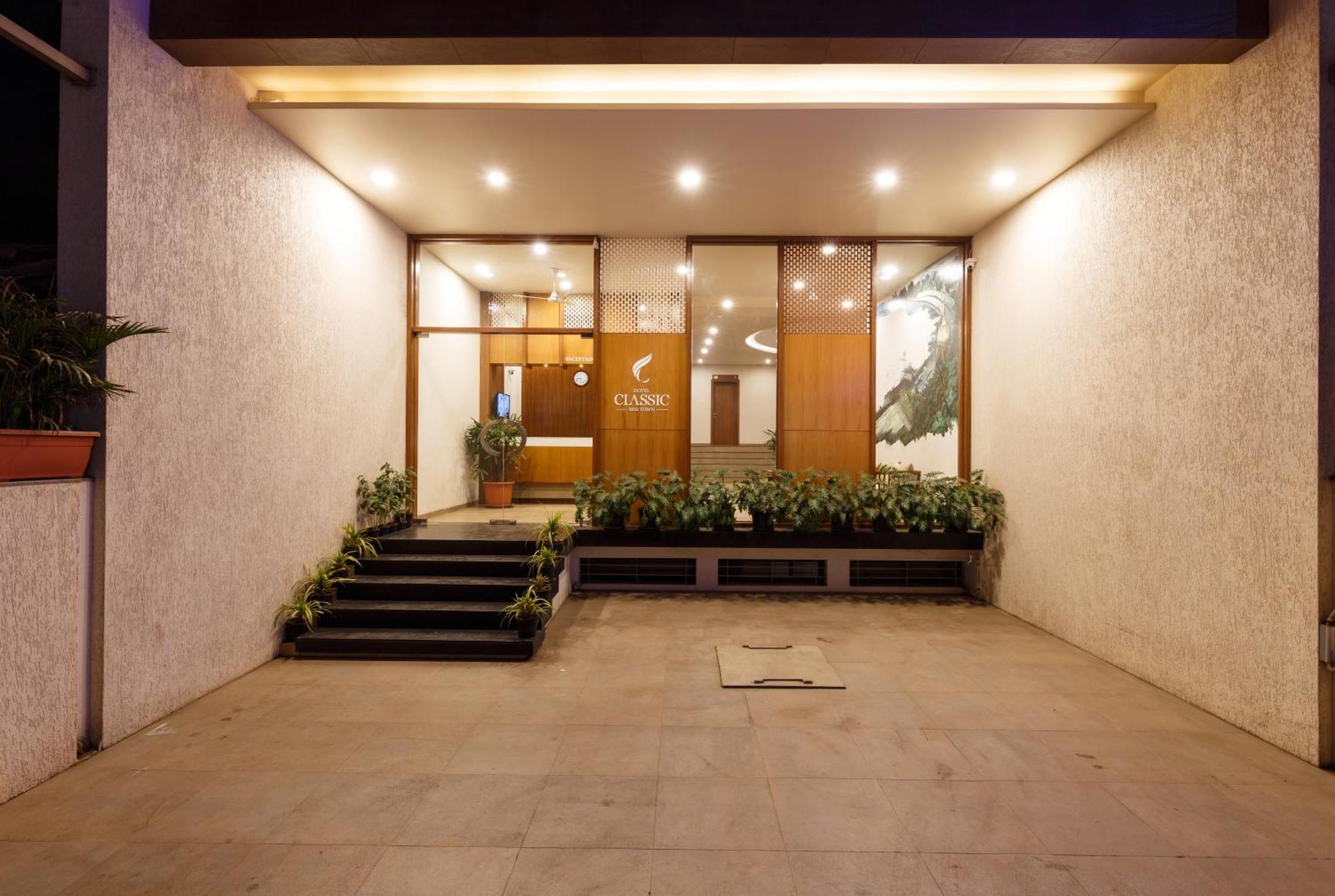 Hotel Classic Mid Town, Kolhapur Exterior foto