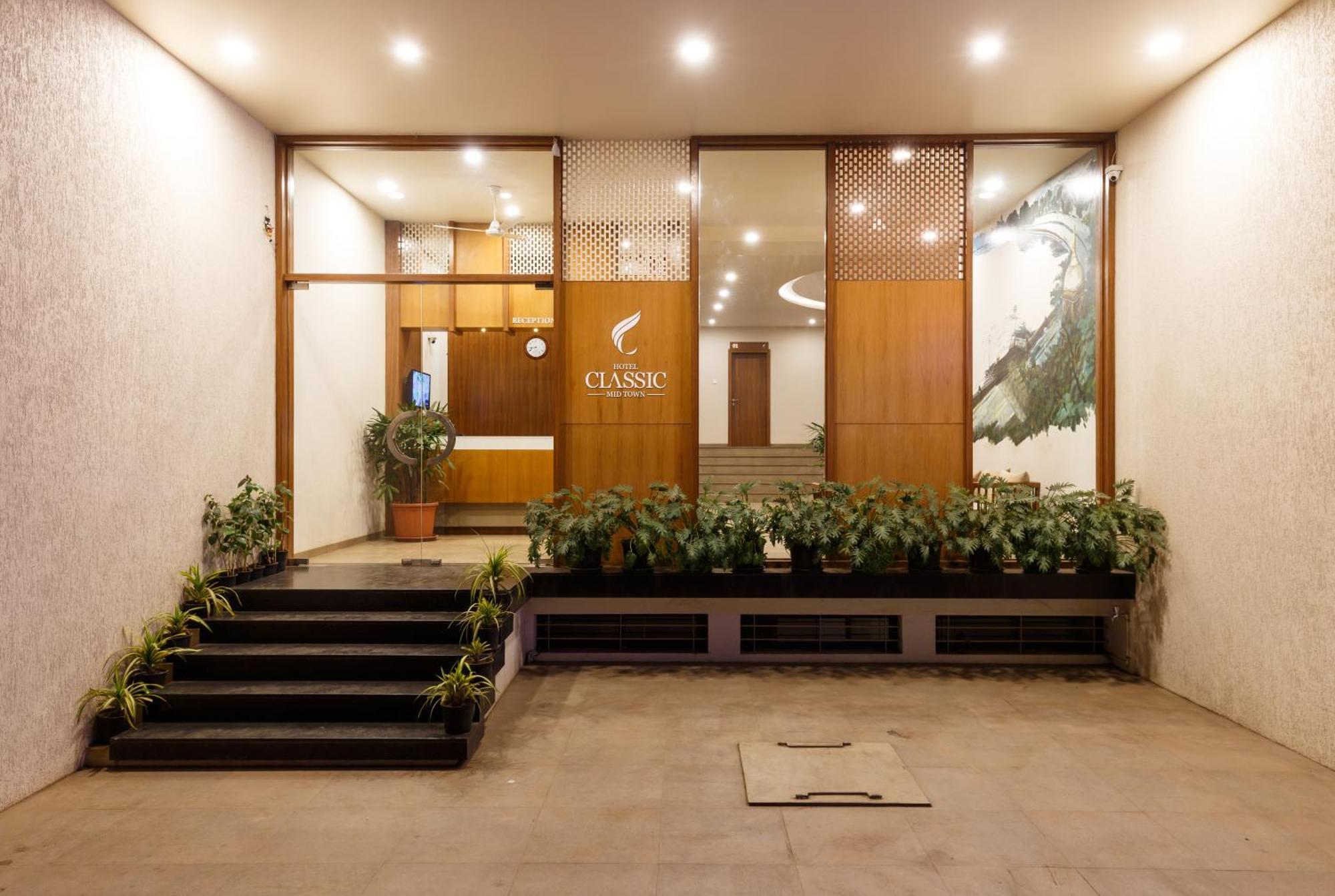 Hotel Classic Mid Town, Kolhapur Exterior foto