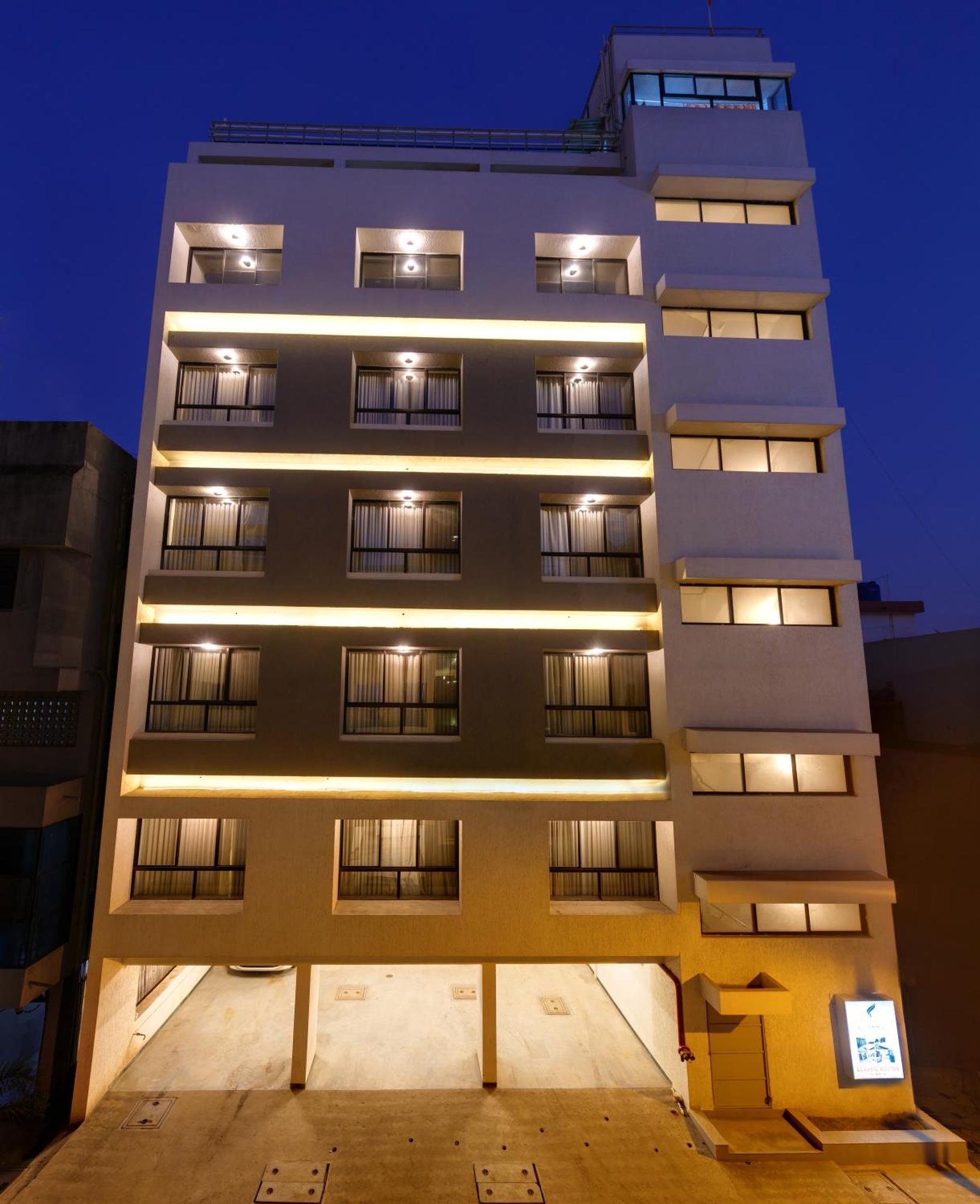 Hotel Classic Mid Town, Kolhapur Exterior foto