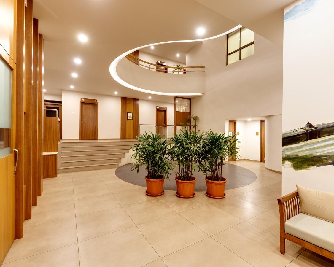 Hotel Classic Mid Town, Kolhapur Exterior foto